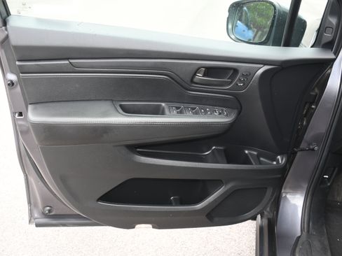 Used 2025 Honda Odyssey EX-L image 10