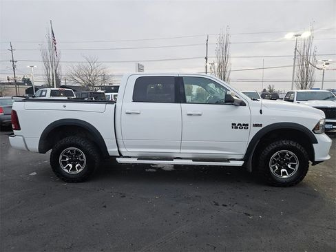 Used 2018 RAM 1500 Sport image 7