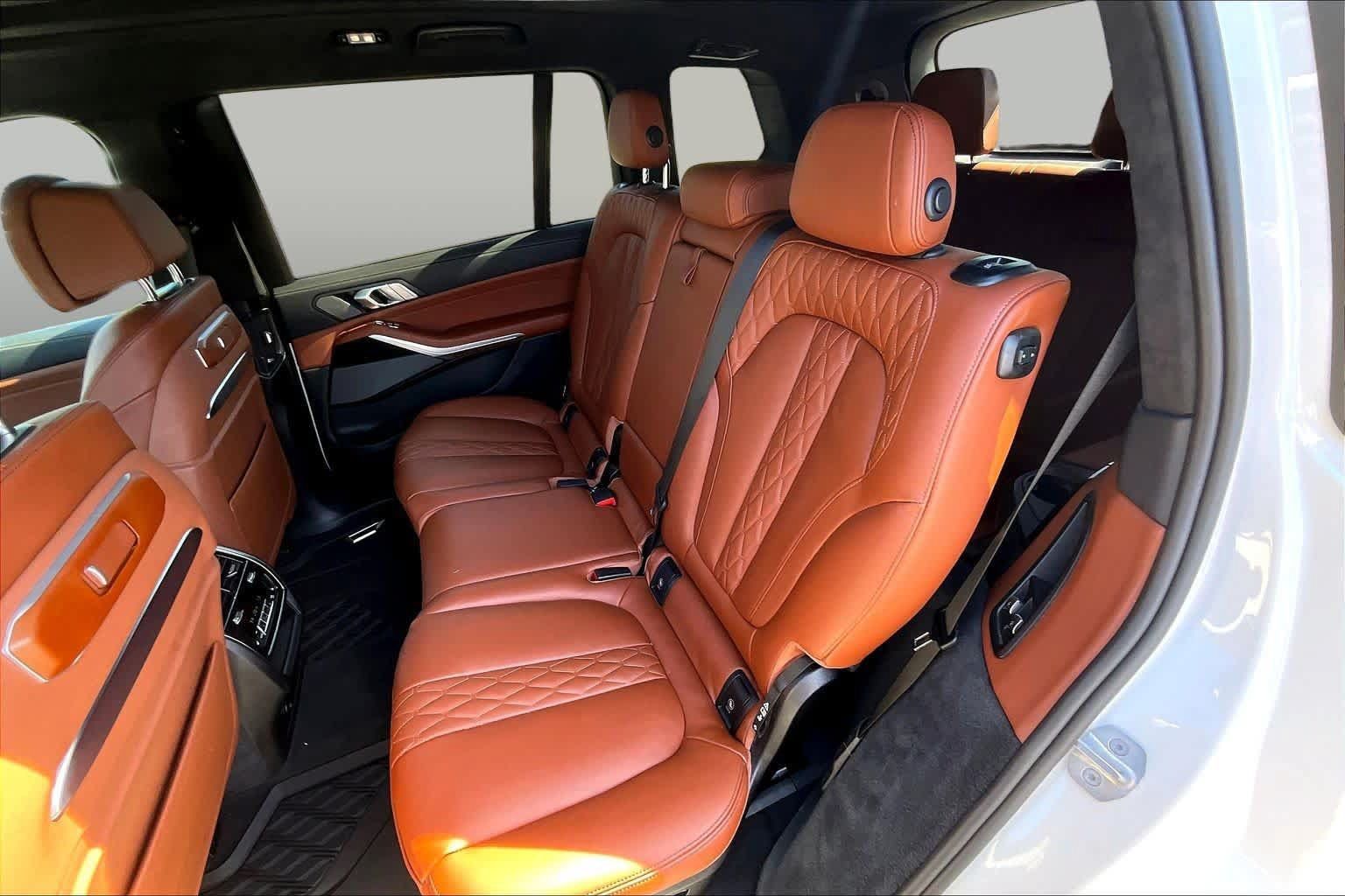 Used 2025 BMW X7 M60i AWD/4WD image 21