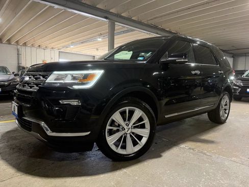 Used 2018 Ford Explorer Limited AWD/4WD image 2