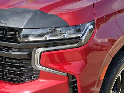 Used 2023 Chevrolet Suburban RST w/ Sport Performance Package AWD/4WD image 9