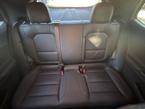 Used 2025 Buick Envista Sport Touring image 38