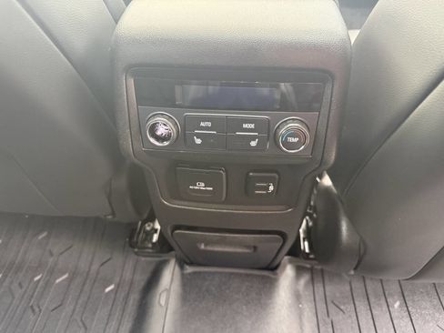 Used 2018 GMC Acadia SLT image 24