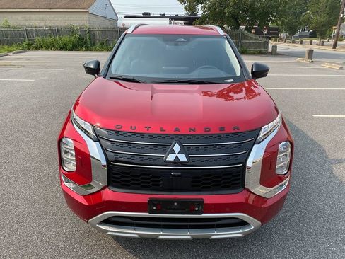 Used 2023 Mitsubishi Outlander SEL image 3
