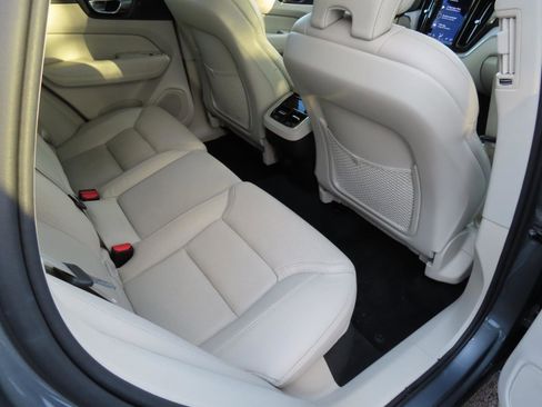 Used 2021 Volvo XC60 T5 Inscription w/ Climate Package AWD/4WD image 15