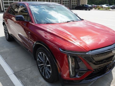 Used 2024 Cadillac Lyriq Sport w/ Nappa Leather Package AWD/4WD image 3