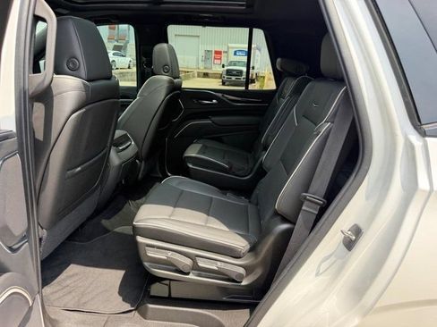 Used 2021 Cadillac Escalade Sport w/ Driver Assist Tech Package AWD/4WD image 9