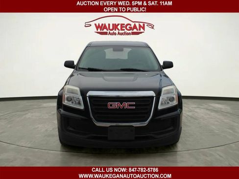 Used 2017 GMC Terrain SLE FWD image 2