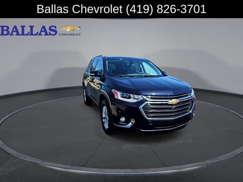 Used 2020 Chevrolet Traverse LT FWD image 2