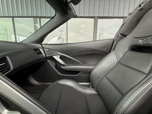 Used 2015 Chevrolet Corvette Z06 w/ 3LZ Preferred Equipment Group image 25