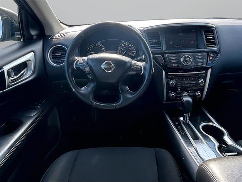 Used 2020 Nissan Pathfinder SV FWD image 5