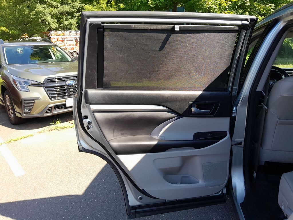 Used 2018 Toyota Highlander XLE AWD/4WD image 31