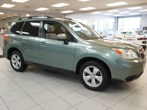 Used 2016 Subaru Forester 2.5i Premium image 14