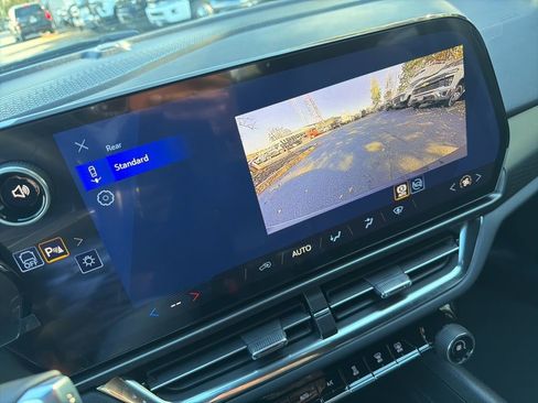 New 2026 Chevrolet Equinox EV LT image 12