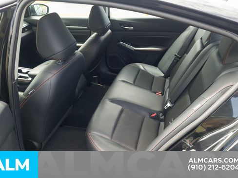 Used 2024 Nissan Altima 2.5 SR FWD image 18