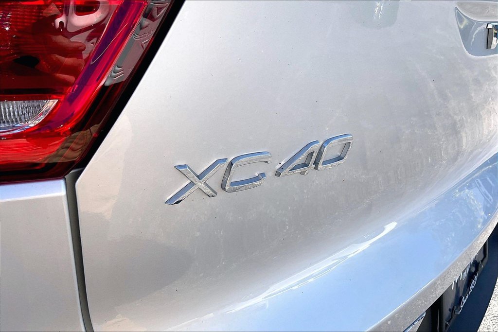 Used 2019 Volvo XC40 T5 Momentum AWD/4WD image 35