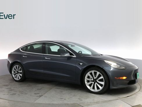 Used 2019 Tesla Model 3 Standard Range Plus RWD image 5