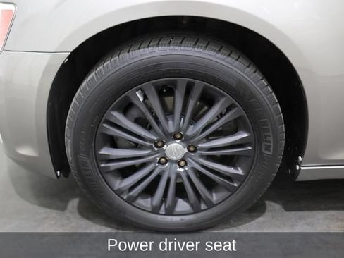 Used 2014 Chrysler 300 C AWD/4WD image 7