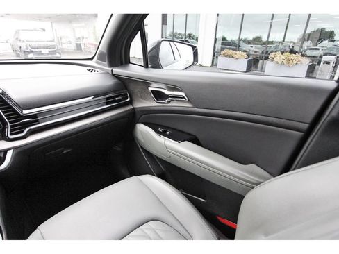 Certified 2024 Kia Sportage X-Pro Prestige AWD/4WD image 11