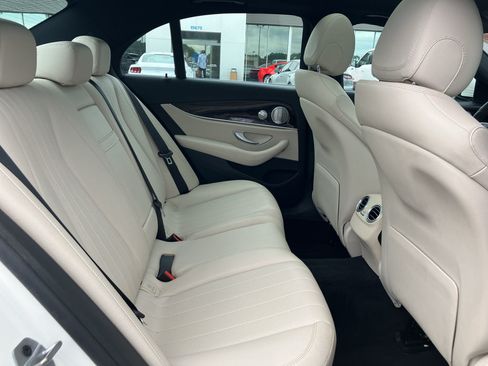 Used 2019 Mercedes-Benz E 300 4MATIC image 34