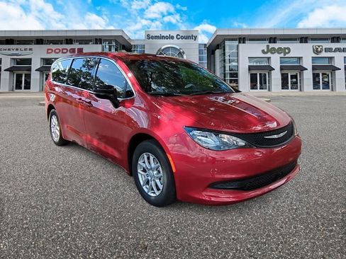 New 2026 Chrysler Voyager LX image 2