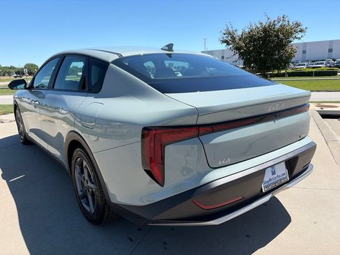 Used 2025 Kia K4 FWD image 12