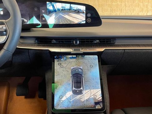 Used 2024 Lucid Air Touring image 33