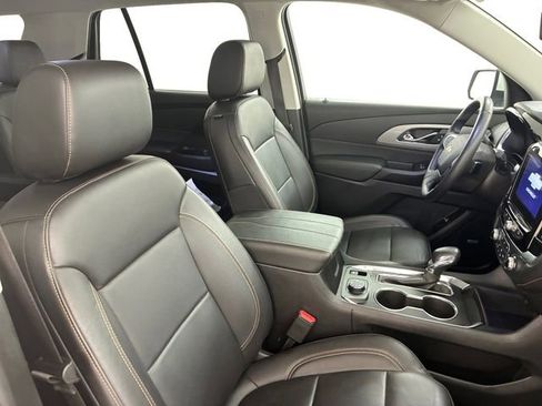 Used 2021 Chevrolet Traverse LT w/ LT Premium Package image 14