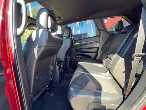 Used 2020 Jeep Grand Cherokee Altitude image 13