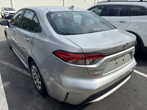 Used 2020 Toyota Corolla LE w/ Carpet Mat Package (TMS) FWD image 6