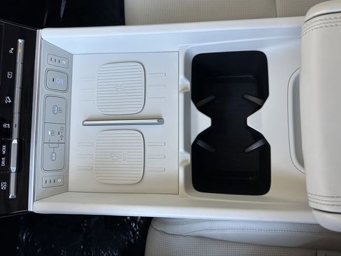 Used 2024 Hyundai Santa Fe Calligraphy image 30