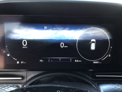 Used 2023 Kia Carnival SX Prestige FWD image 26