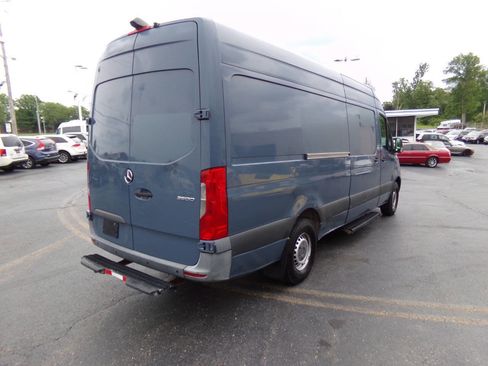 Used 2019 Mercedes-Benz Sprinter 170 image 4