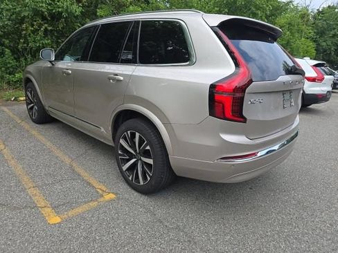 Used 2025 Volvo XC90 B5 Core AWD/4WD image 3