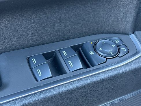 Used 2025 GMC Sierra 1500 Elevation image 11