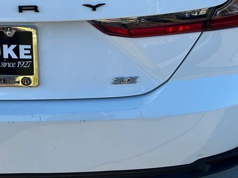 Used 2025 Toyota Camry SE FWD image 6