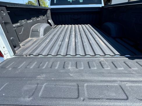 Used 2022 Chevrolet Silverado 2500 Custom w/ Custom Value Package AWD/4WD image 15