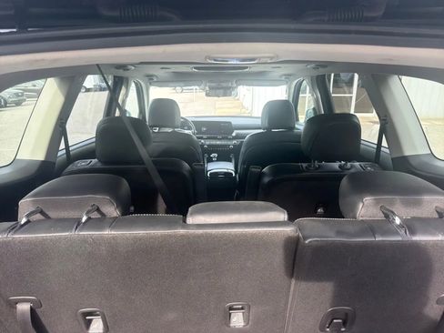 Used 2025 Kia Telluride S FWD image 17