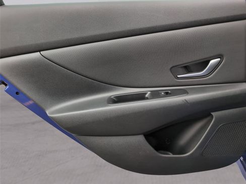 Used 2021 Hyundai Elantra SEL w/ Convenience + Premium Package image 34