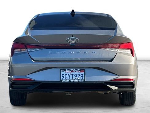 Used 2023 Hyundai Elantra SE image 6