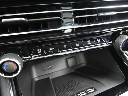 New 2026 Chevrolet Traverse Z71 w/ Driver Confidence Package image 27