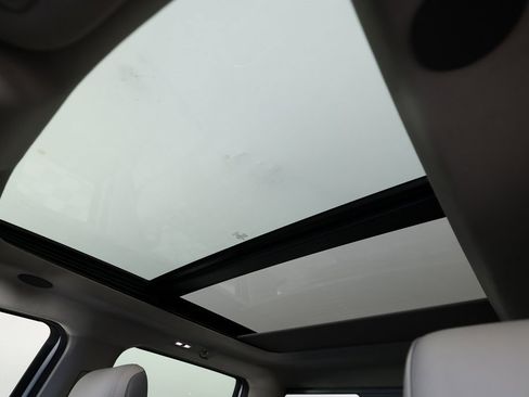 Used 2025 Ford F450 Platinum w/ Platinum Plus Package image 34