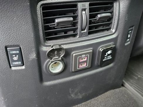 Used 2019 Nissan Titan Platinum Reserve w/ Platinum Utility Package image 15