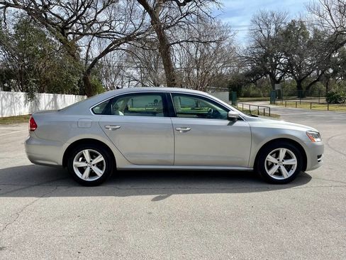 Used 2013 Volkswagen Passat TDI SE image 8