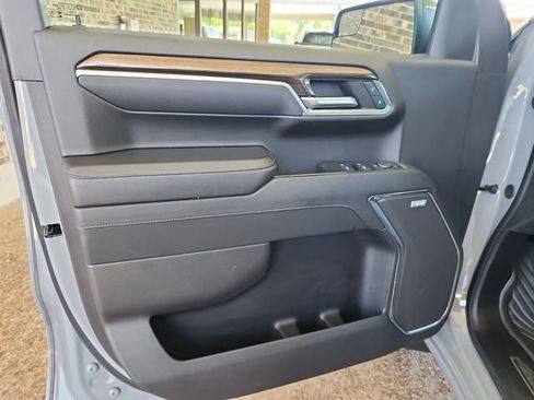 Used 2024 Chevrolet Silverado 1500 LT Trail Boss w/ Convenience Package II AWD/4WD image 9