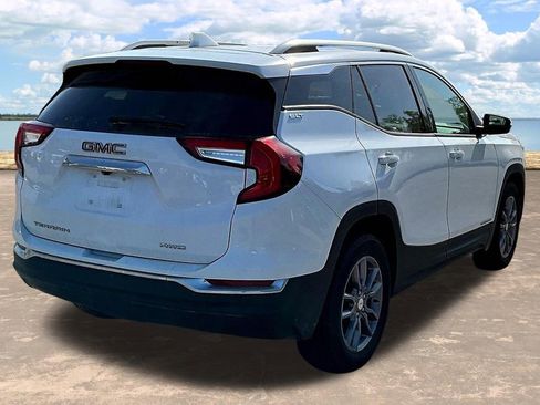 Used 2024 GMC Terrain SLT w/ Infotainment Package II image 6