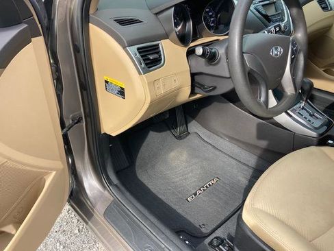 Used 2013 Hyundai Elantra GLS image 21