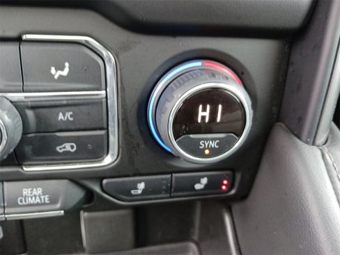 Used 2022 Chevrolet Tahoe Z71 w/ Luxury Package image 27