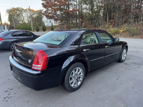Used 2009 Chrysler 300 C image 5