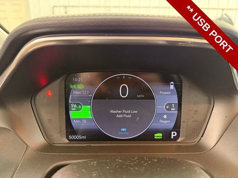 Used 2022 Chevrolet Bolt EUV LT w/ Comfort Package image 17